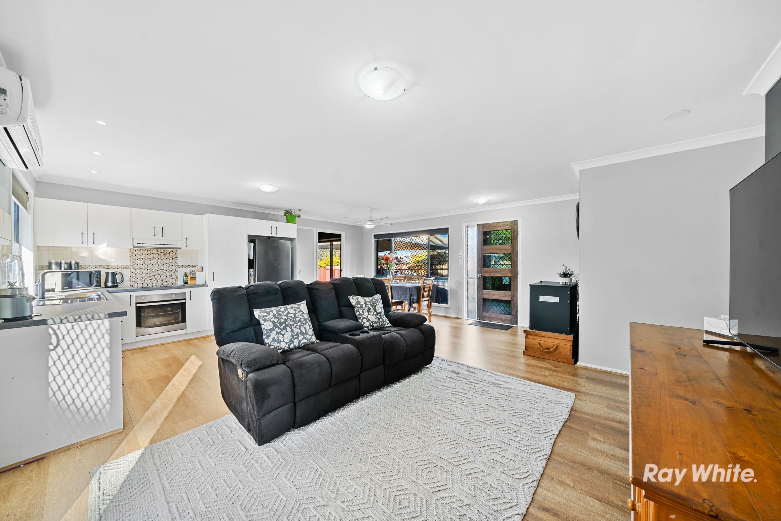 8 Brooke Street, Crestmead QLD 4132, Crestmead - Thumbnail 3