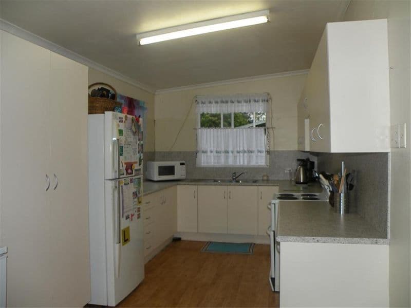 33 Cowap Street, PARK AVENUE QLD 4701, Park Avenue - Thumbnail 6