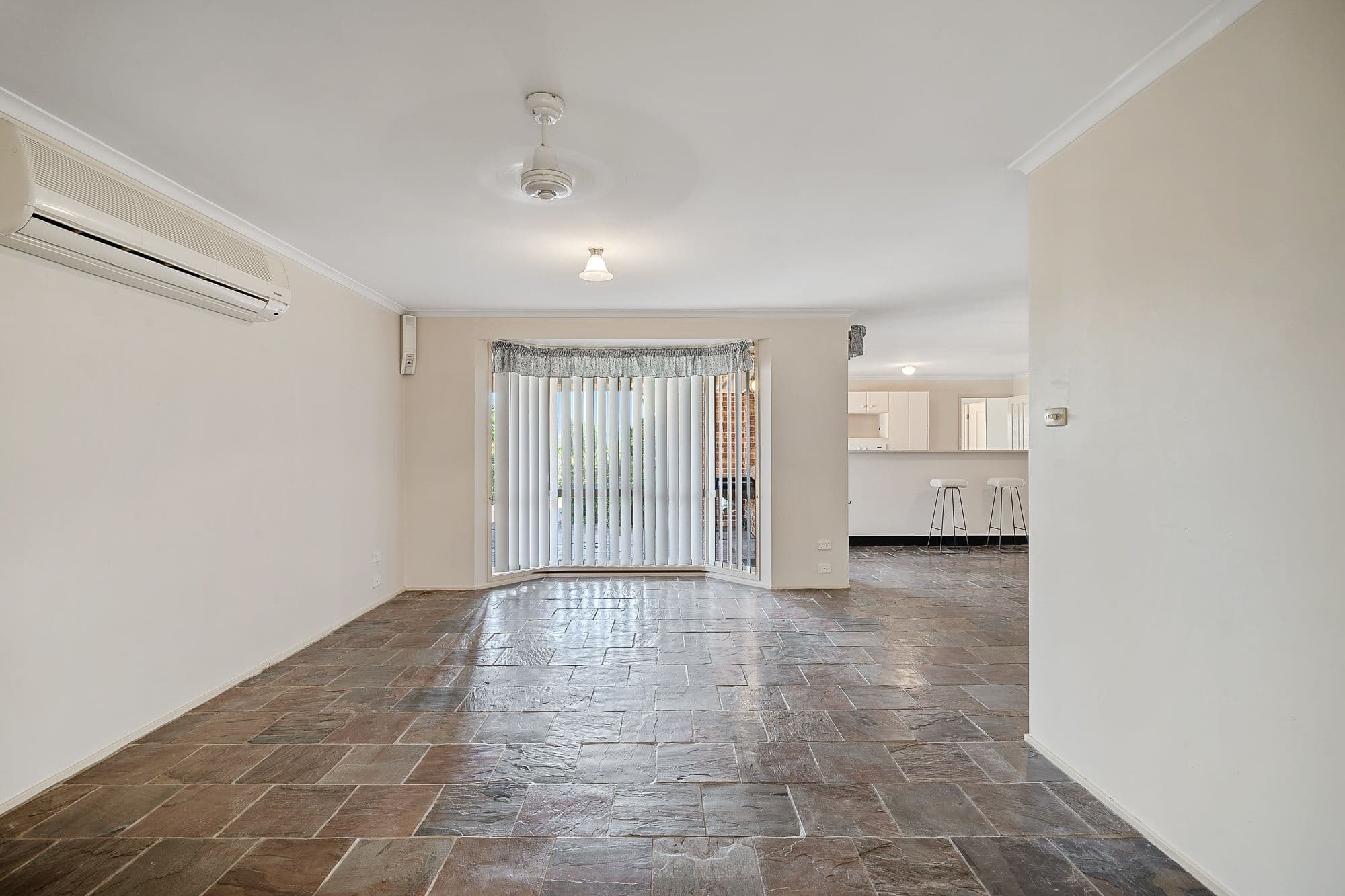 27 Illawarra Circuit, Worrigee NSW 2540, Worrigee - Thumbnail 2