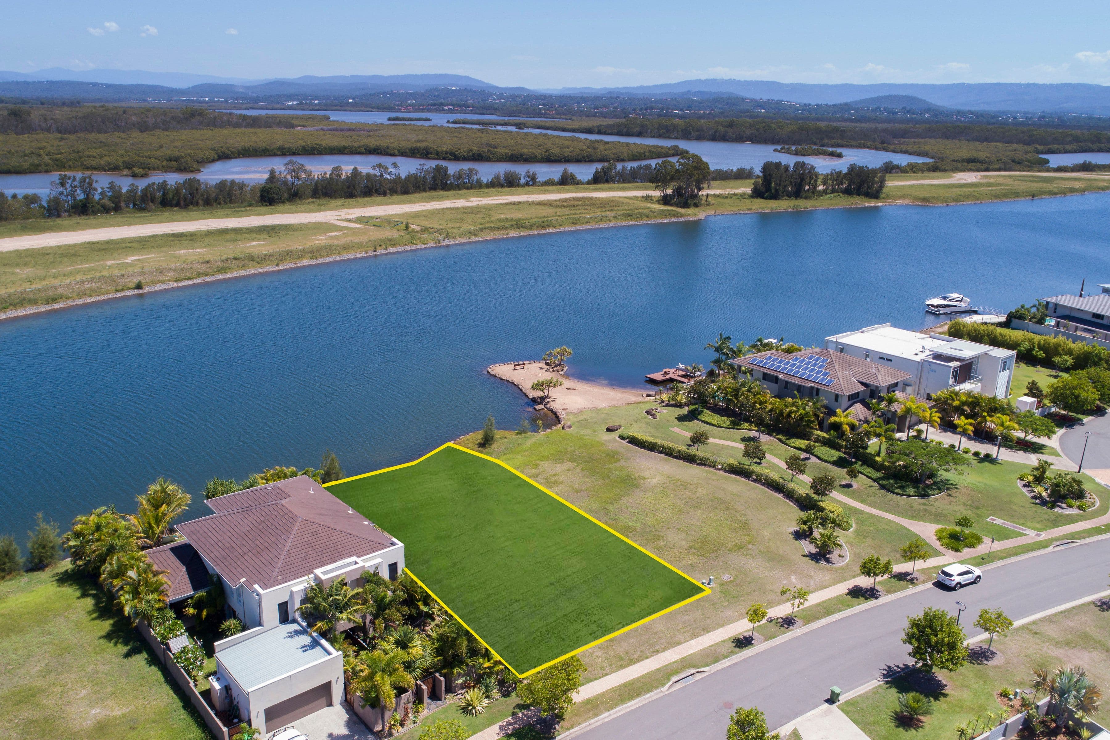 43 Serenity Boulevard, Helensvale QLD 4212, Helensvale - Thumbnail 2