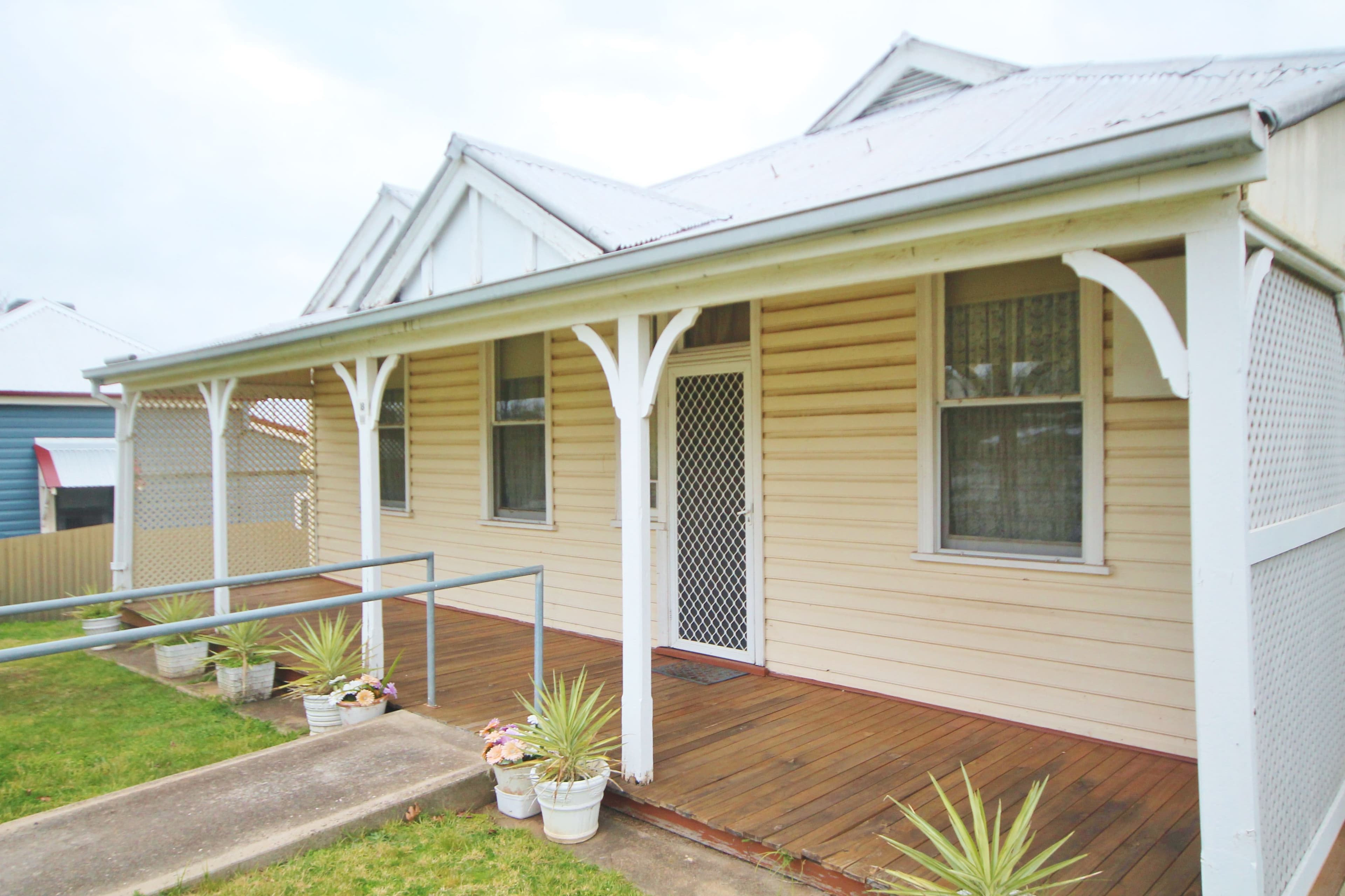 18 Campbell Street, Young - Thumbnail 2