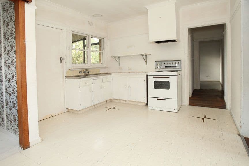 11 Watsons Road, GLEN WAVERLEY VIC 3150, Glen Waverley - Thumbnail 2