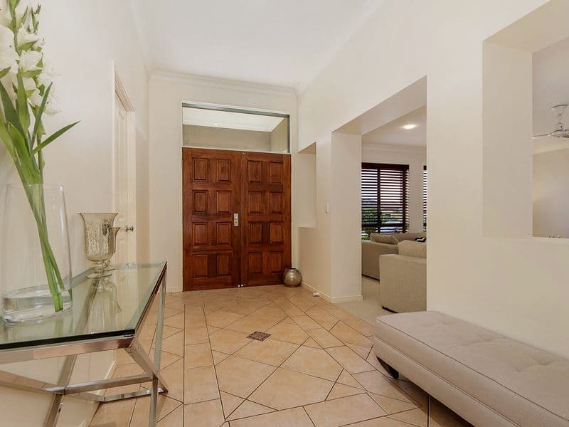 15 Dallow Crescent, Helensvale QLD 4212, Helensvale - Thumbnail 2