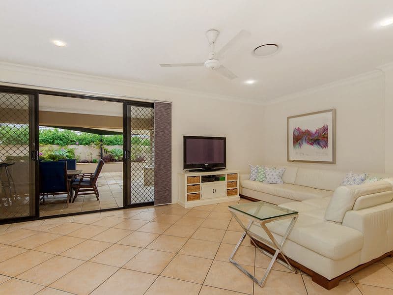 15 Dallow Crescent, Helensvale QLD 4212, Helensvale - Thumbnail 4