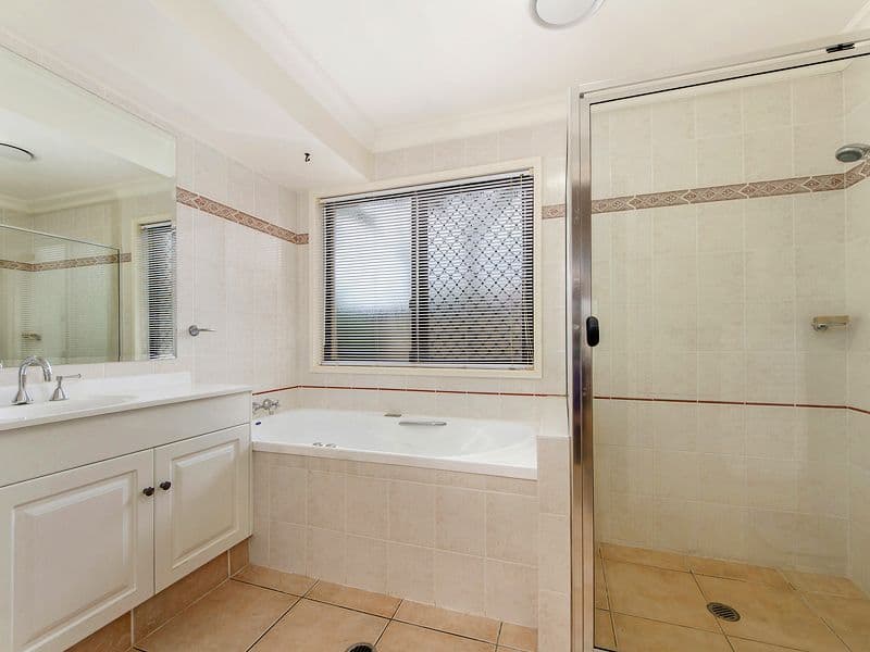 15 Dallow Crescent, Helensvale QLD 4212, Helensvale - Thumbnail 8