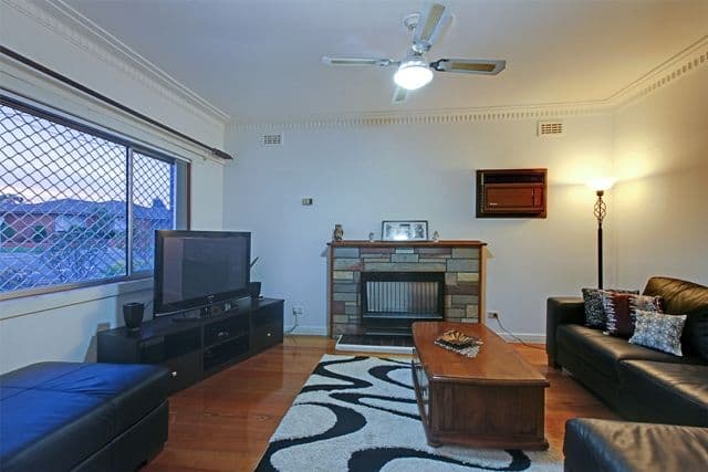 29 Gellibrand Crescent, RESERVOIR VIC 3073, Reservoir - Thumbnail 2