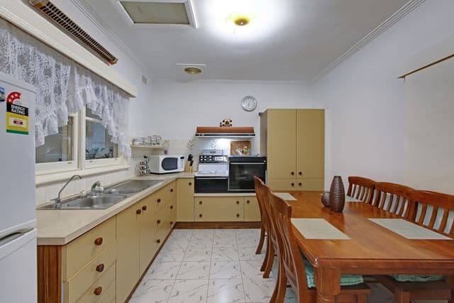 29 Gellibrand Crescent, RESERVOIR VIC 3073, Reservoir - Thumbnail 4