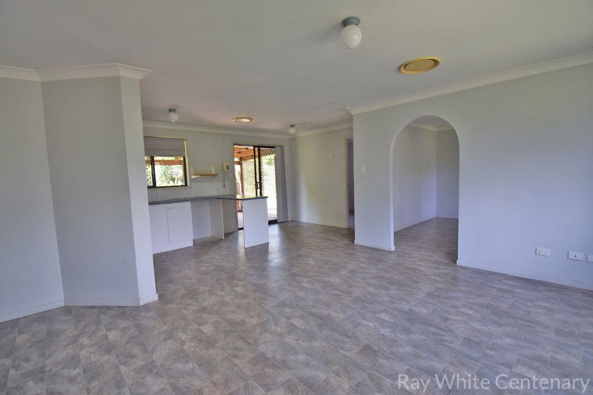 26 Dove Tree Crescent, Sinnamon Park QLD 4073, Sinnamon Park - Thumbnail 4