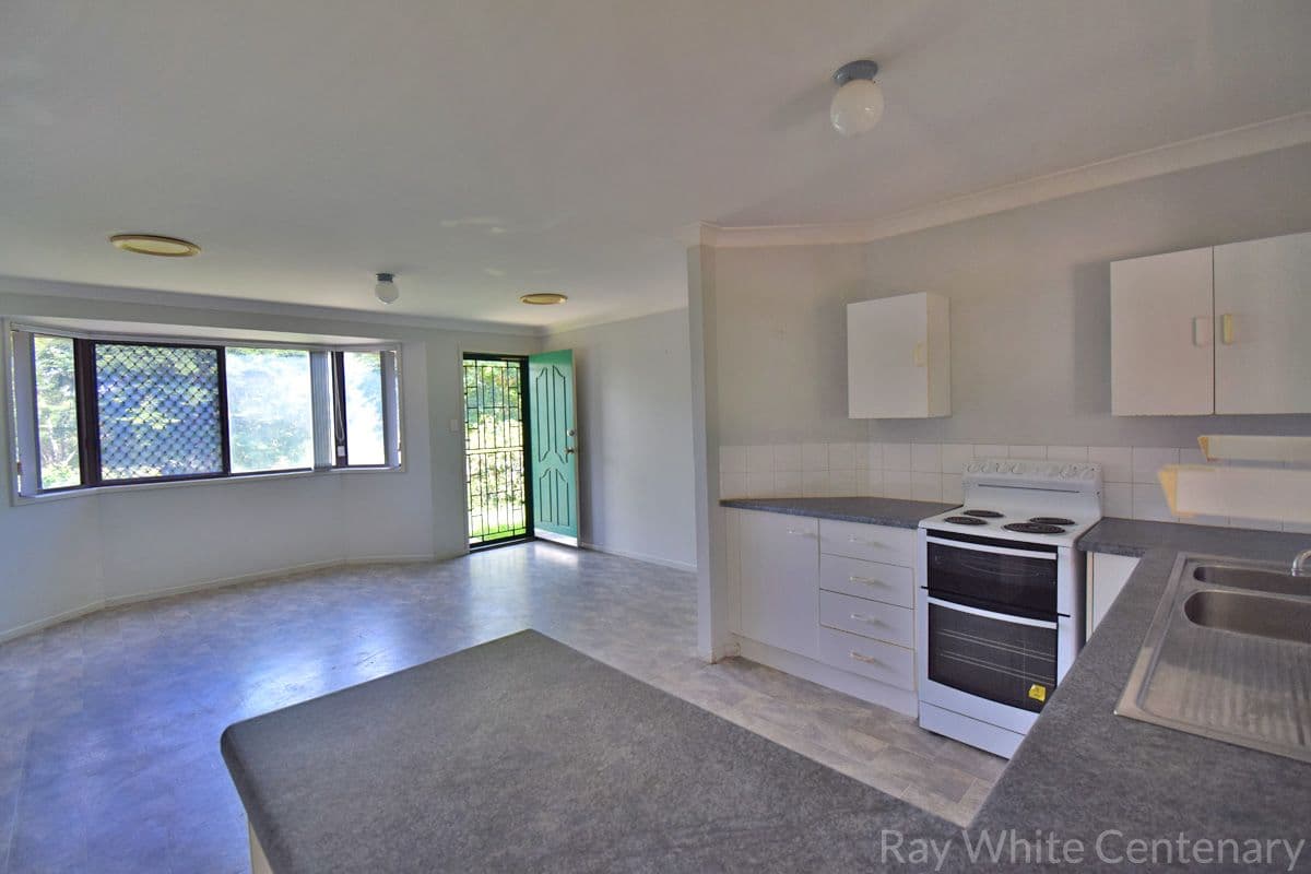 26 Dove Tree Crescent, Sinnamon Park QLD 4073, Sinnamon Park - Thumbnail 5
