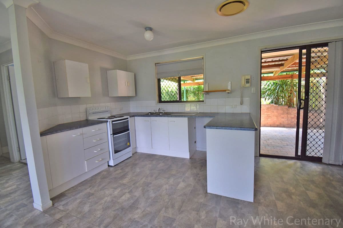 26 Dove Tree Crescent, Sinnamon Park QLD 4073, Sinnamon Park - Thumbnail 6