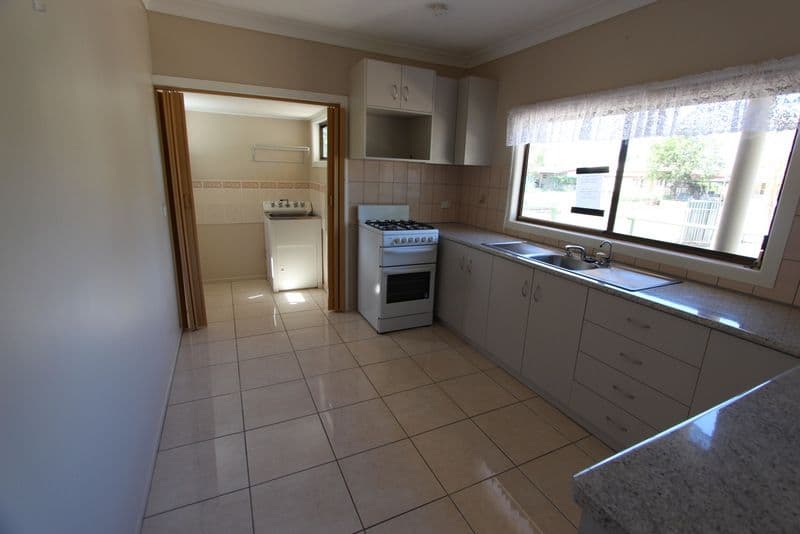 186 Galatea Street, Charleville QLD 4470, Charleville - Thumbnail 2