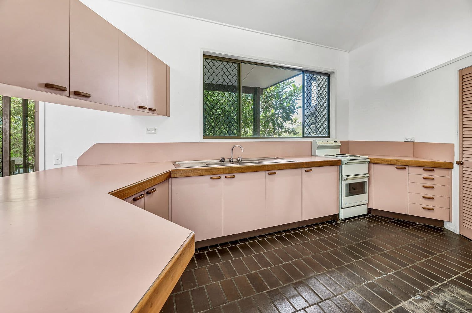 5 Maralinga Drive, Ashmore QLD 4214, Ashmore - Thumbnail 6