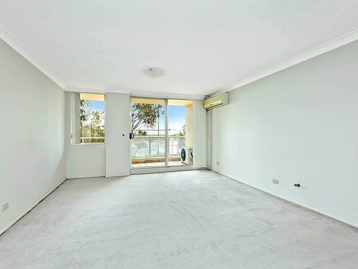 205/10 Wentworth Drive, Liberty Grove, Liberty Grove - Thumbnail 2