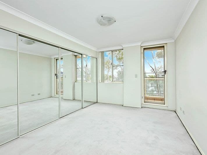 205/10 Wentworth Drive, Liberty Grove, Liberty Grove - Thumbnail 4
