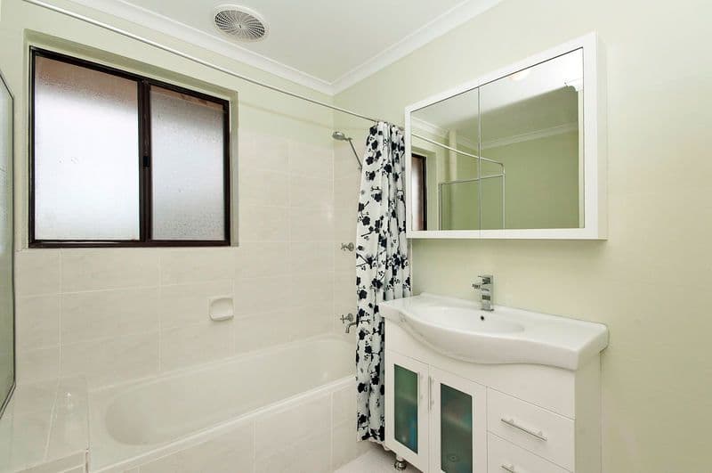 22 Bungendore Road, QUEANBEYAN NSW 2620, Queanbeyan East - Thumbnail 7