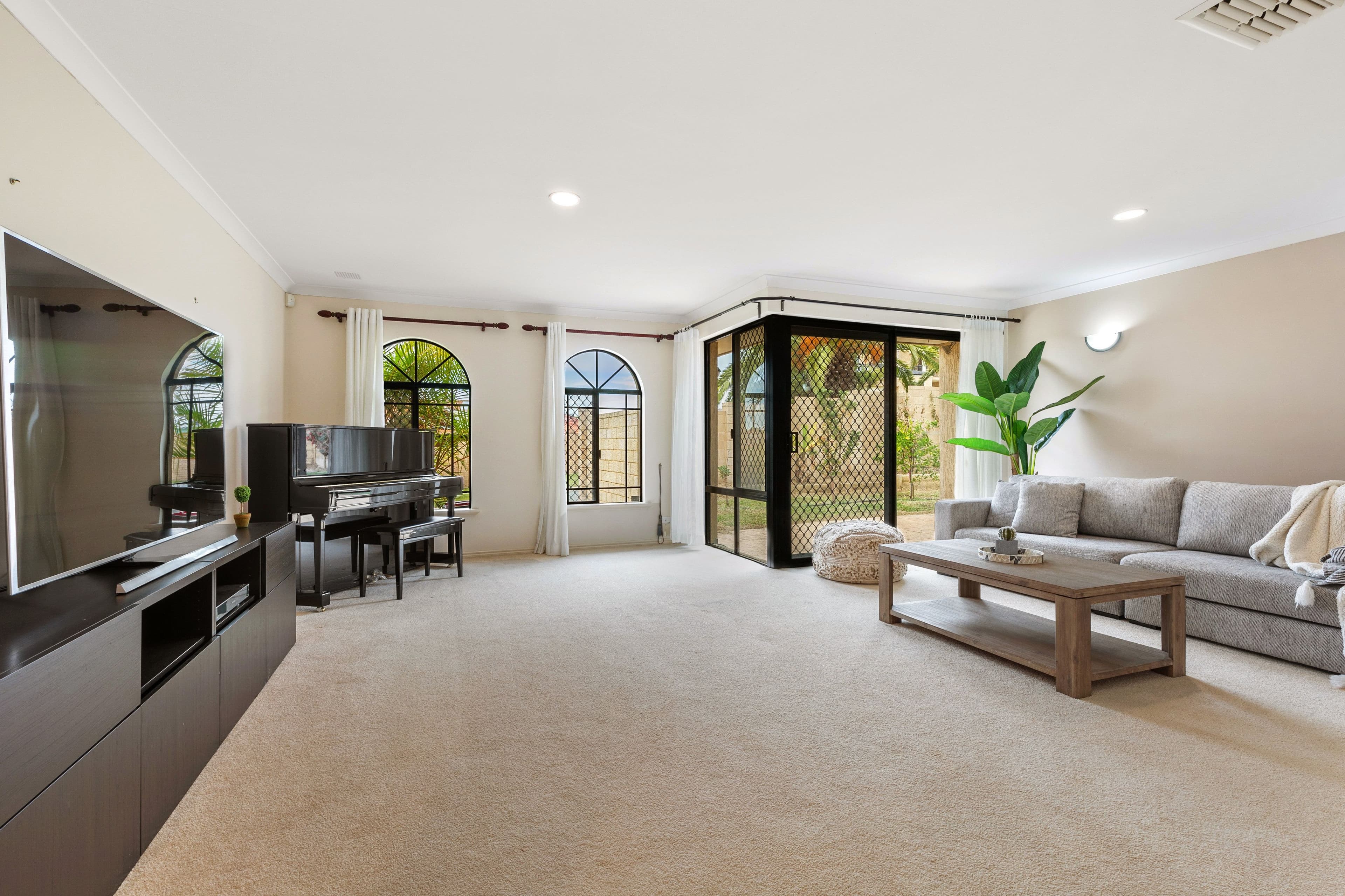 22 Warringah Close, Kallaroo WA 6025, Kallaroo - Thumbnail 3