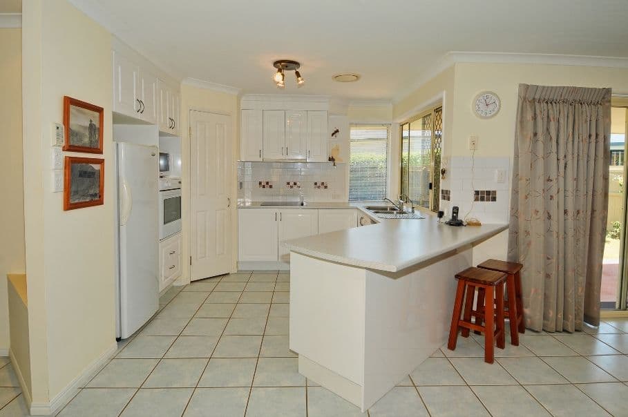 2 Rosslare Street, CALOUNDRA WEST QLD 4551, Caloundra West - Thumbnail 2