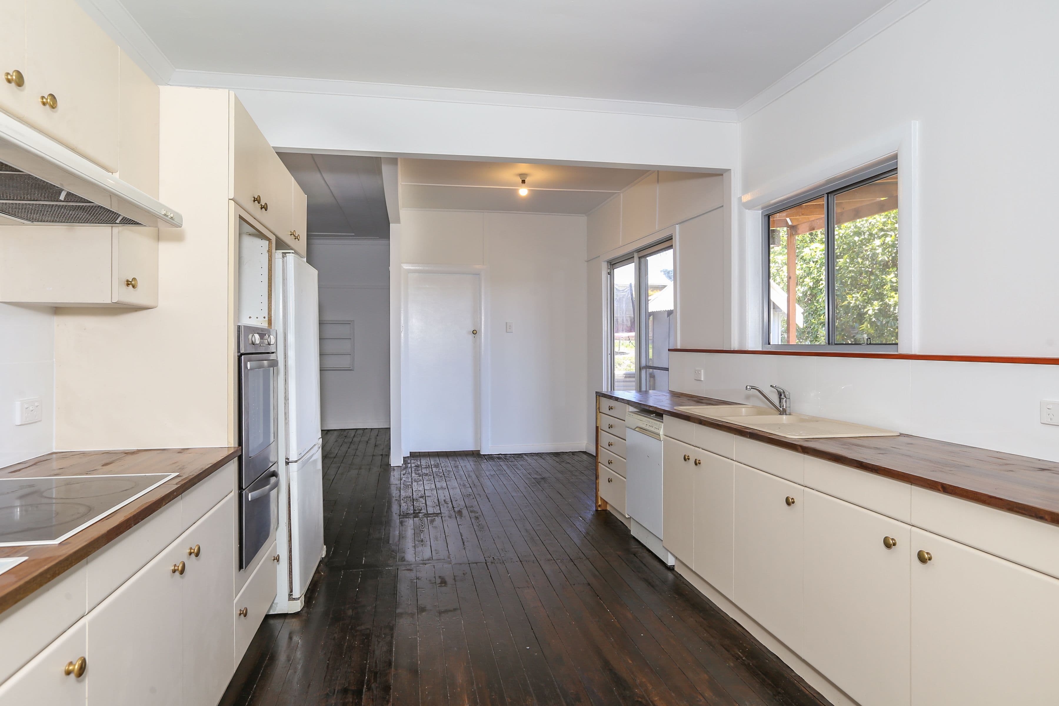 162 Durham Road, Gresford - Thumbnail 3