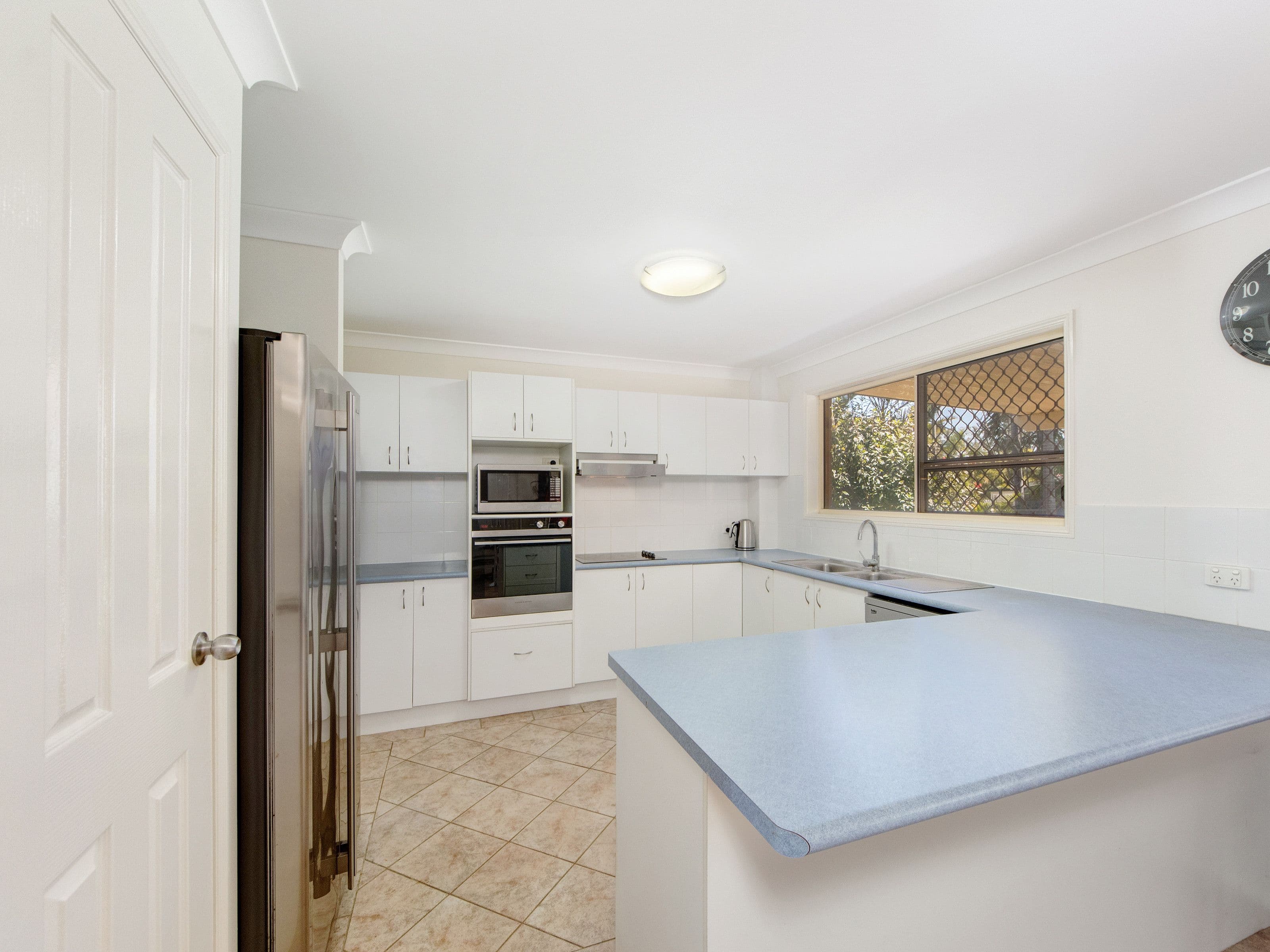 10 Hillgrove Court, Oxenford QLD 4210, Oxenford - Thumbnail 3
