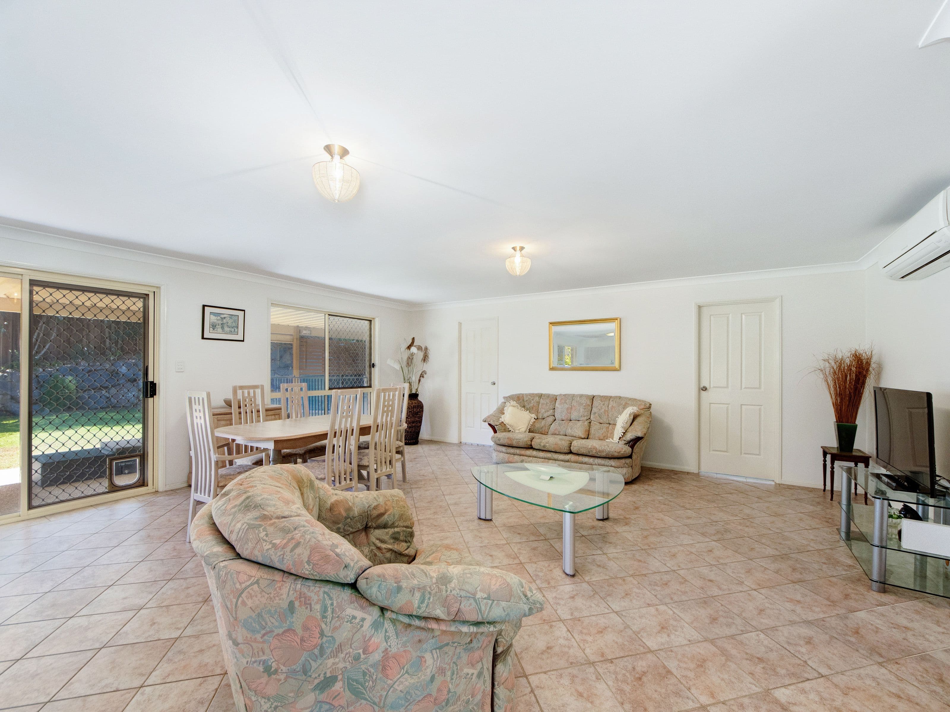 10 Hillgrove Court, Oxenford QLD 4210, Oxenford - Thumbnail 4