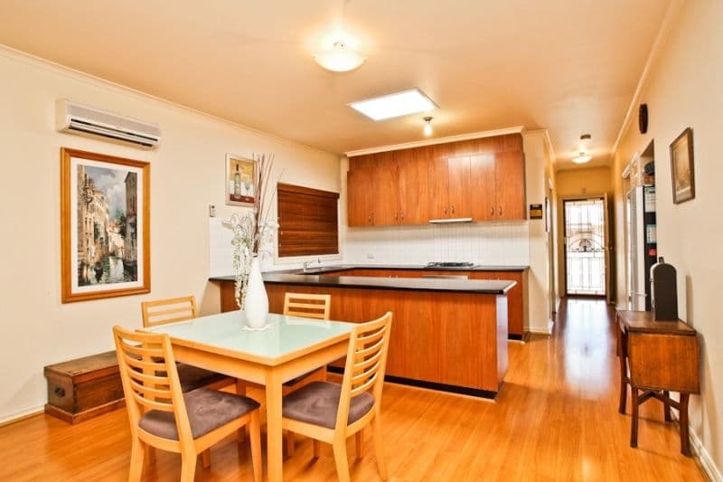 14 Cromwell Road, WERRIBEE VIC 3030, Werribee - Thumbnail 2