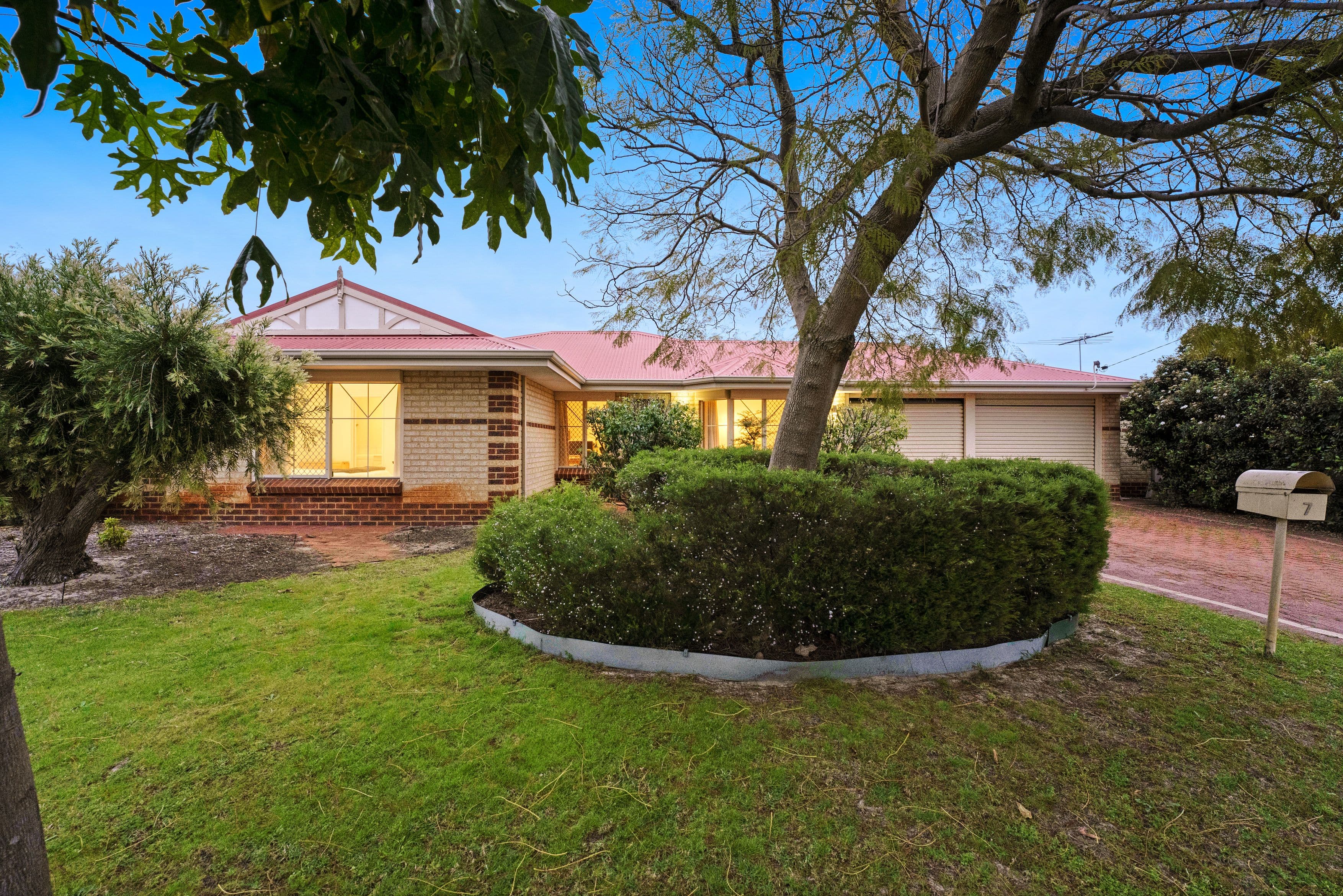 7 Fantail Drive, Bibra Lake WA 6163, Bibra Lake - Thumbnail 2
