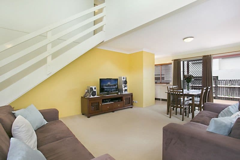 704 Oxley Road, Corinda QLD 4075, Corinda - Thumbnail 2
