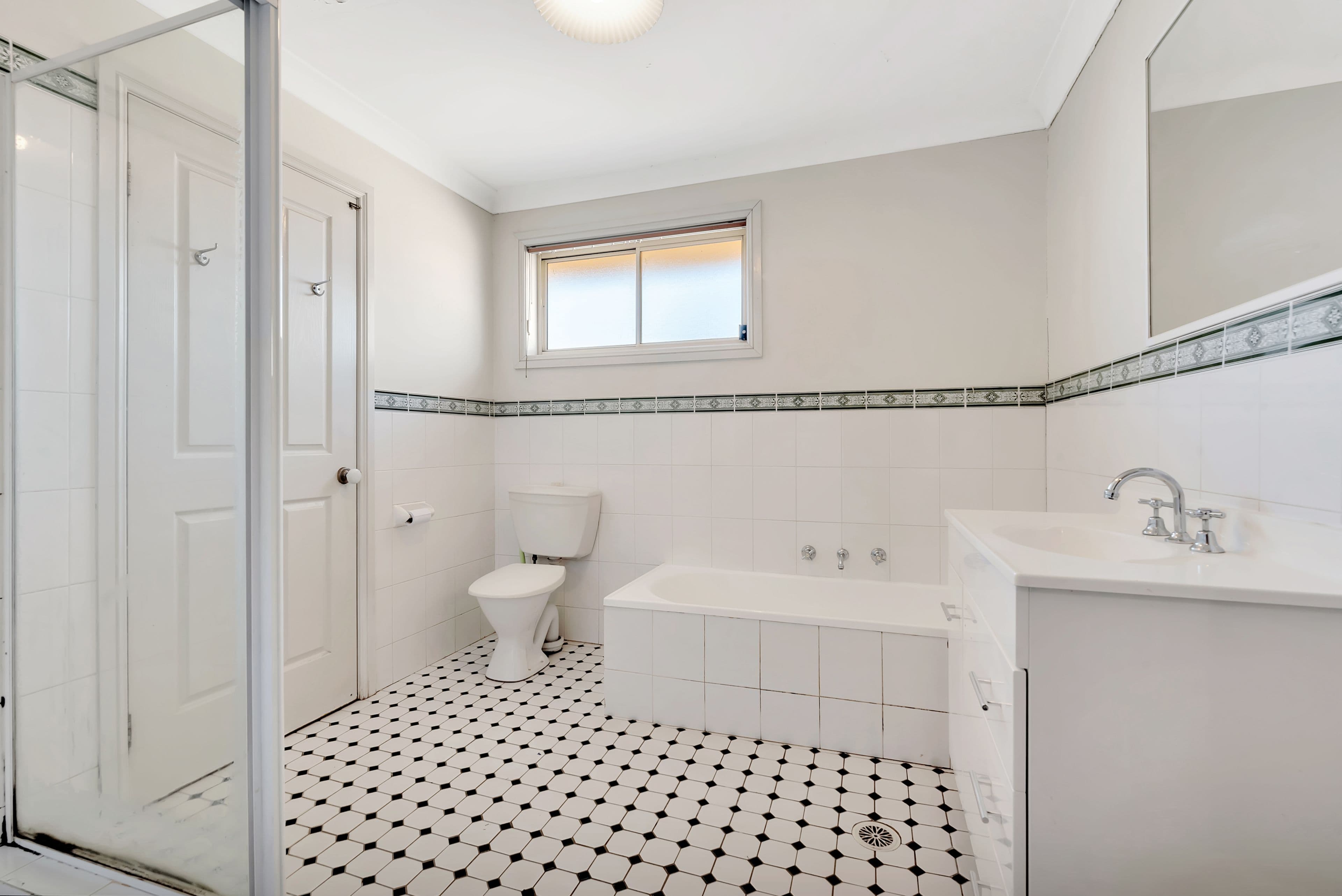 2 Lord Howe Drive, Green Valley - Thumbnail 6