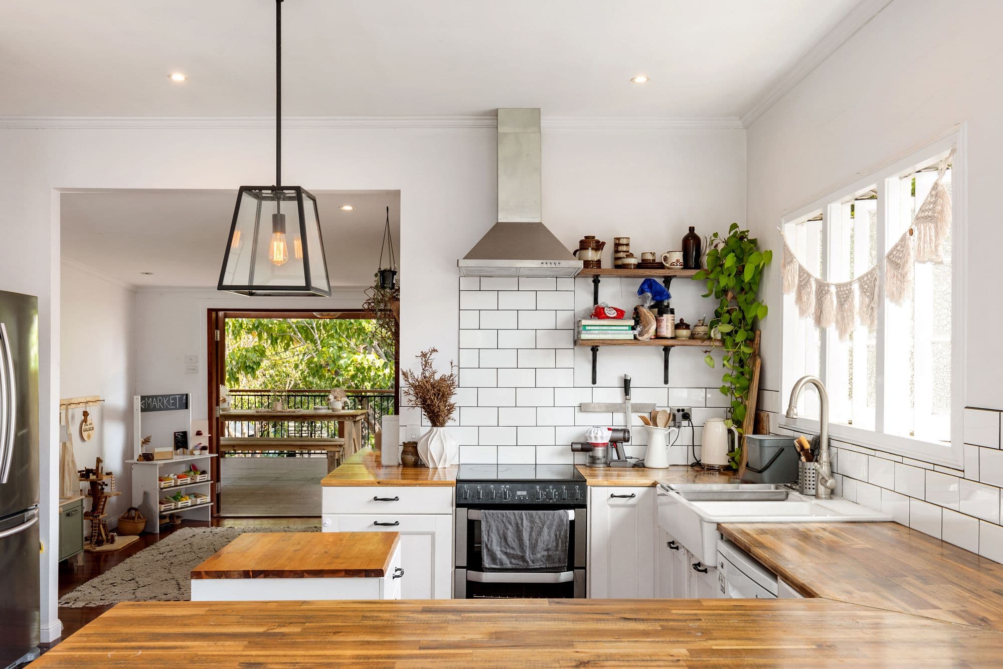69 Irwin Terrace, Oxley QLD 4075, Oxley - Thumbnail 2