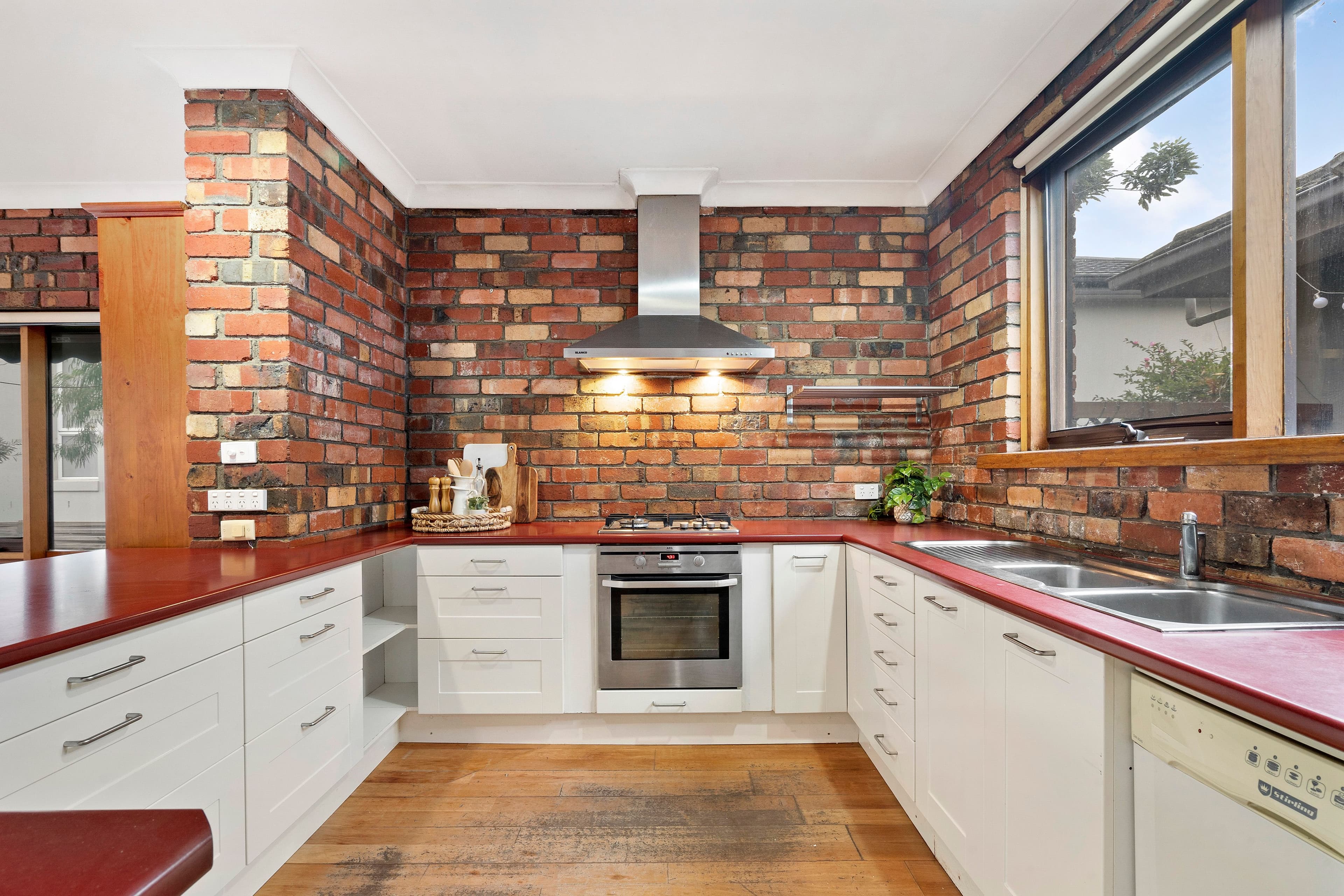 33 Binalong Avenue, Chadstone VIC 3148, Chadstone - Thumbnail 4
