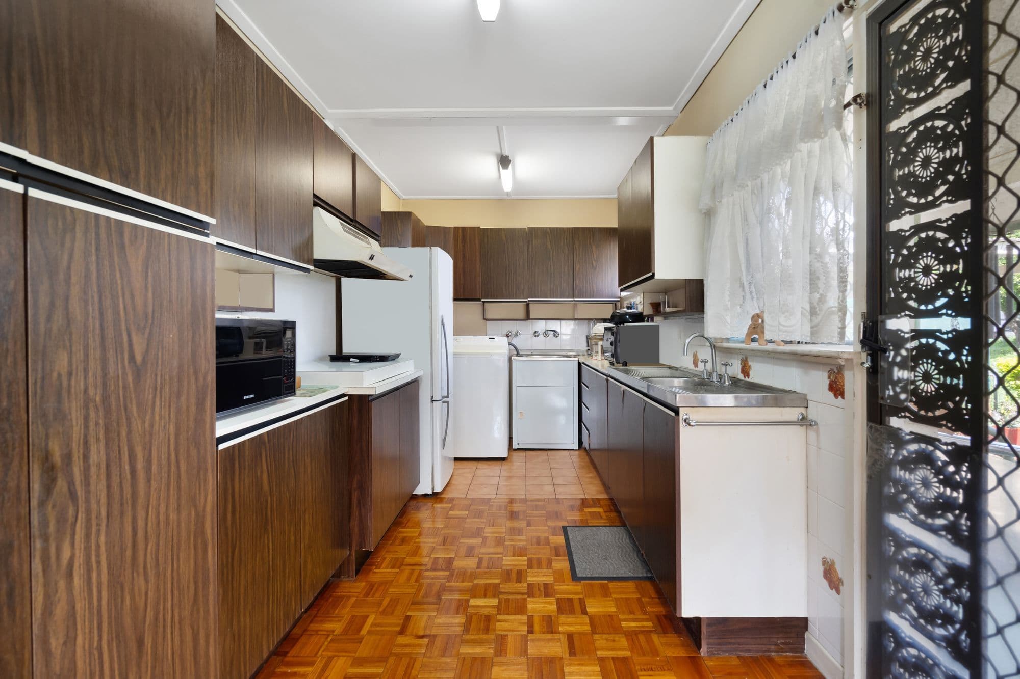 88 Wemvern Street, Upper Mount Gravatt QLD 4122, Upper Mount Gravatt - Thumbnail 2