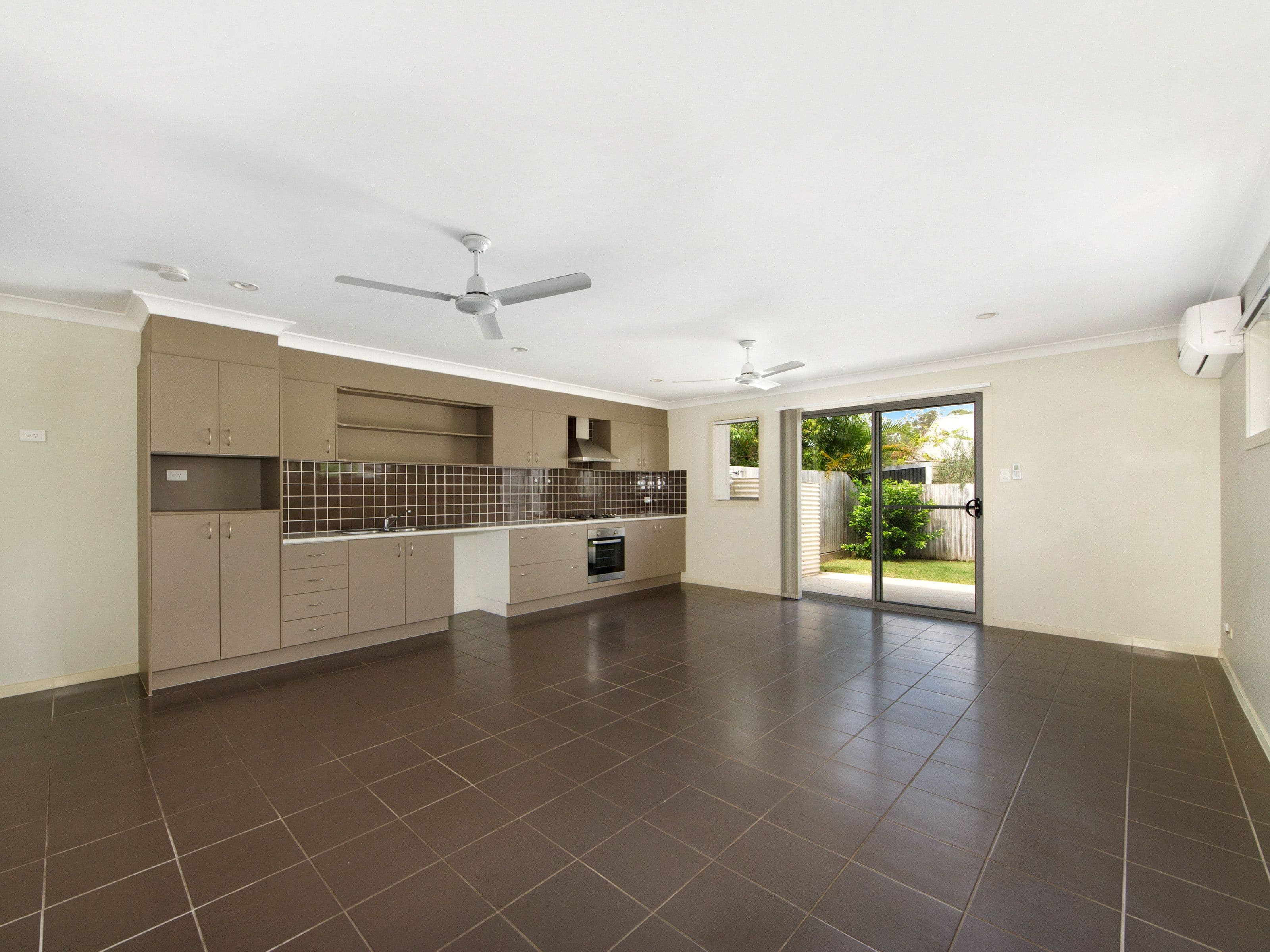 11 Pearl Street, Coomera QLD 4209, Coomera - Thumbnail 6