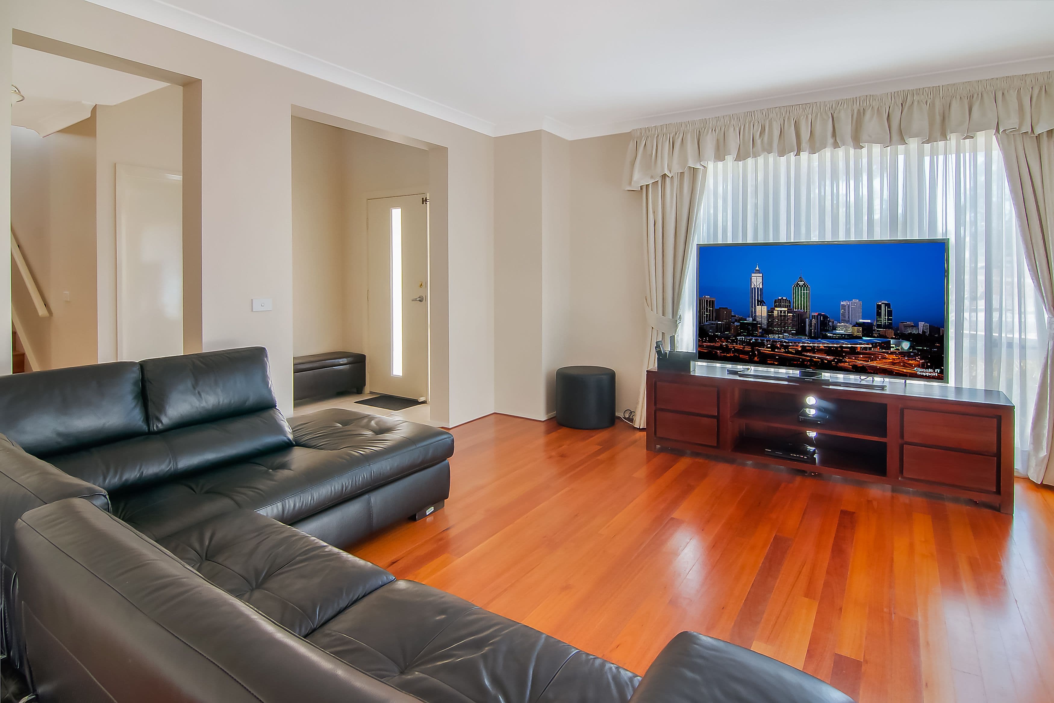 16 Tilbury Avenue, Stanhope Gardens - Thumbnail 2