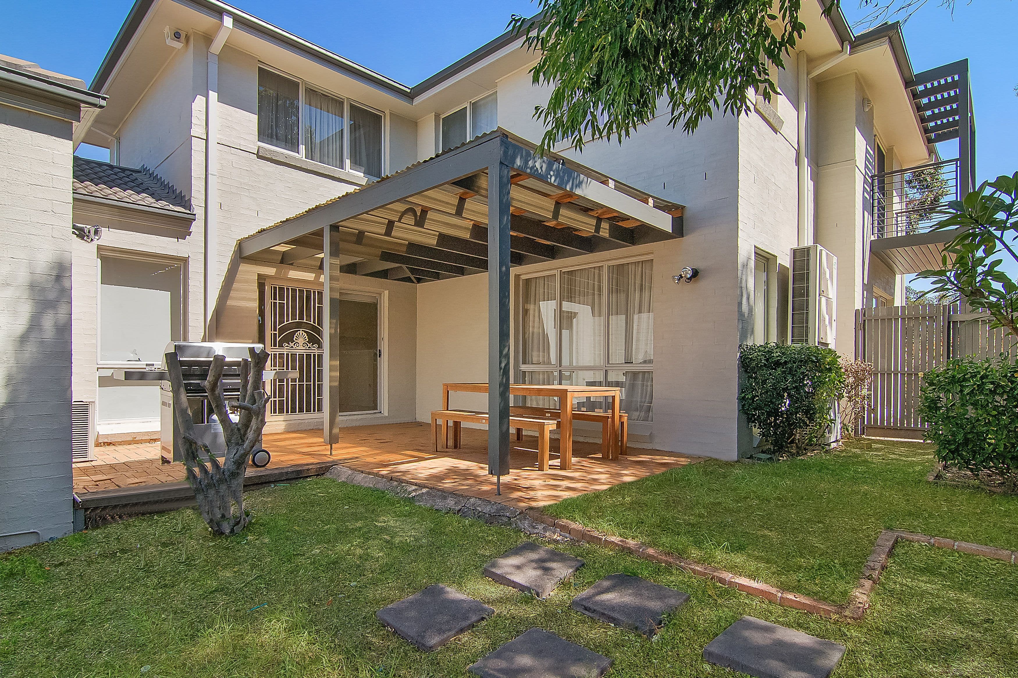 16 Tilbury Avenue, Stanhope Gardens - Thumbnail 8