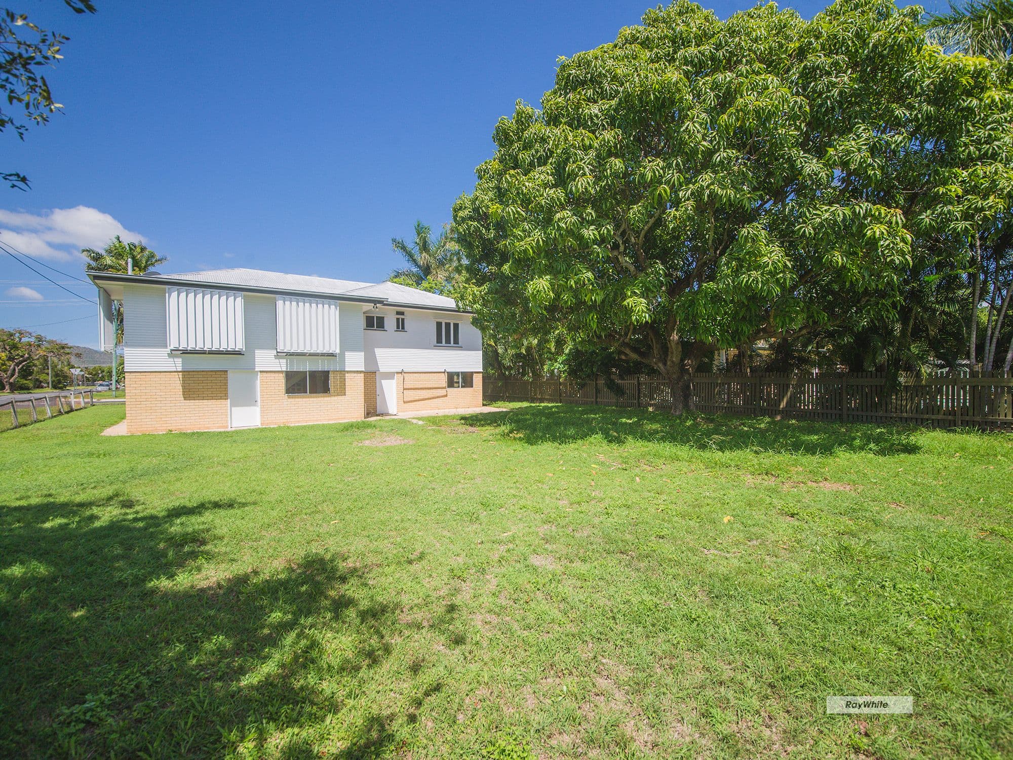 15 Bertram Street, Park Avenue QLD 4701, Park Avenue - Thumbnail 2