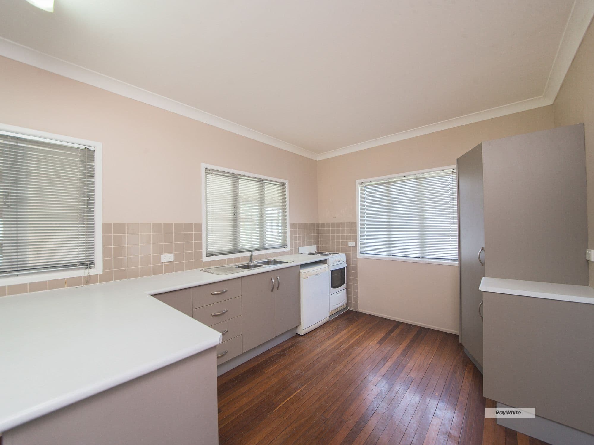 15 Bertram Street, Park Avenue QLD 4701, Park Avenue - Thumbnail 5