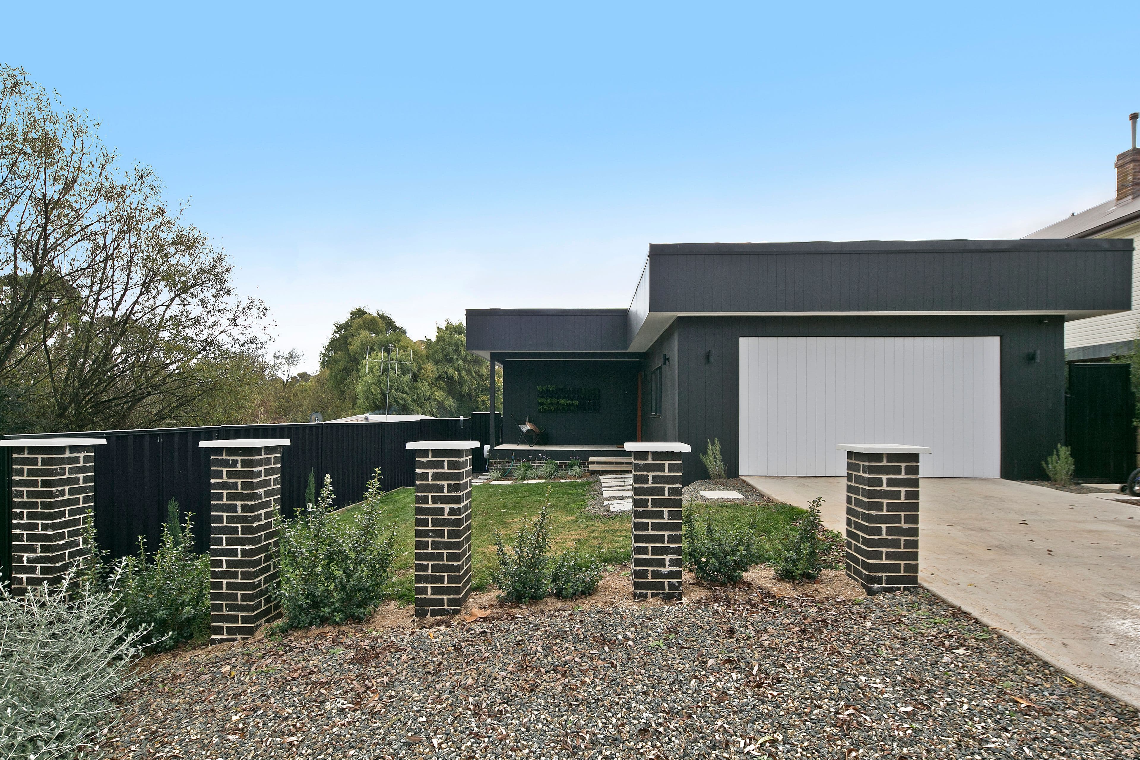 2 Wade Street, Crookwell - Image 1