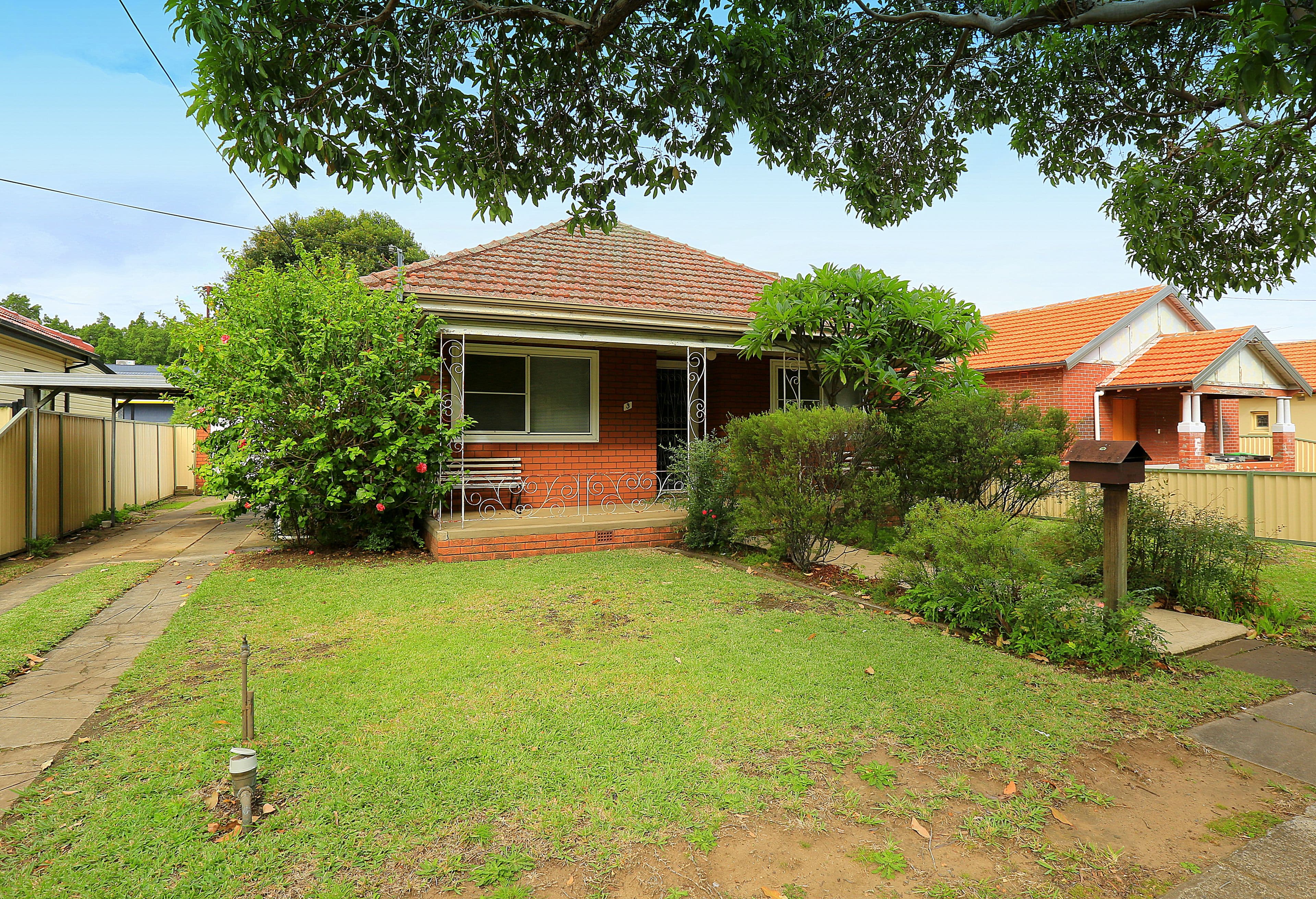 10 Winspear Avenue, Bankstown - Image 1