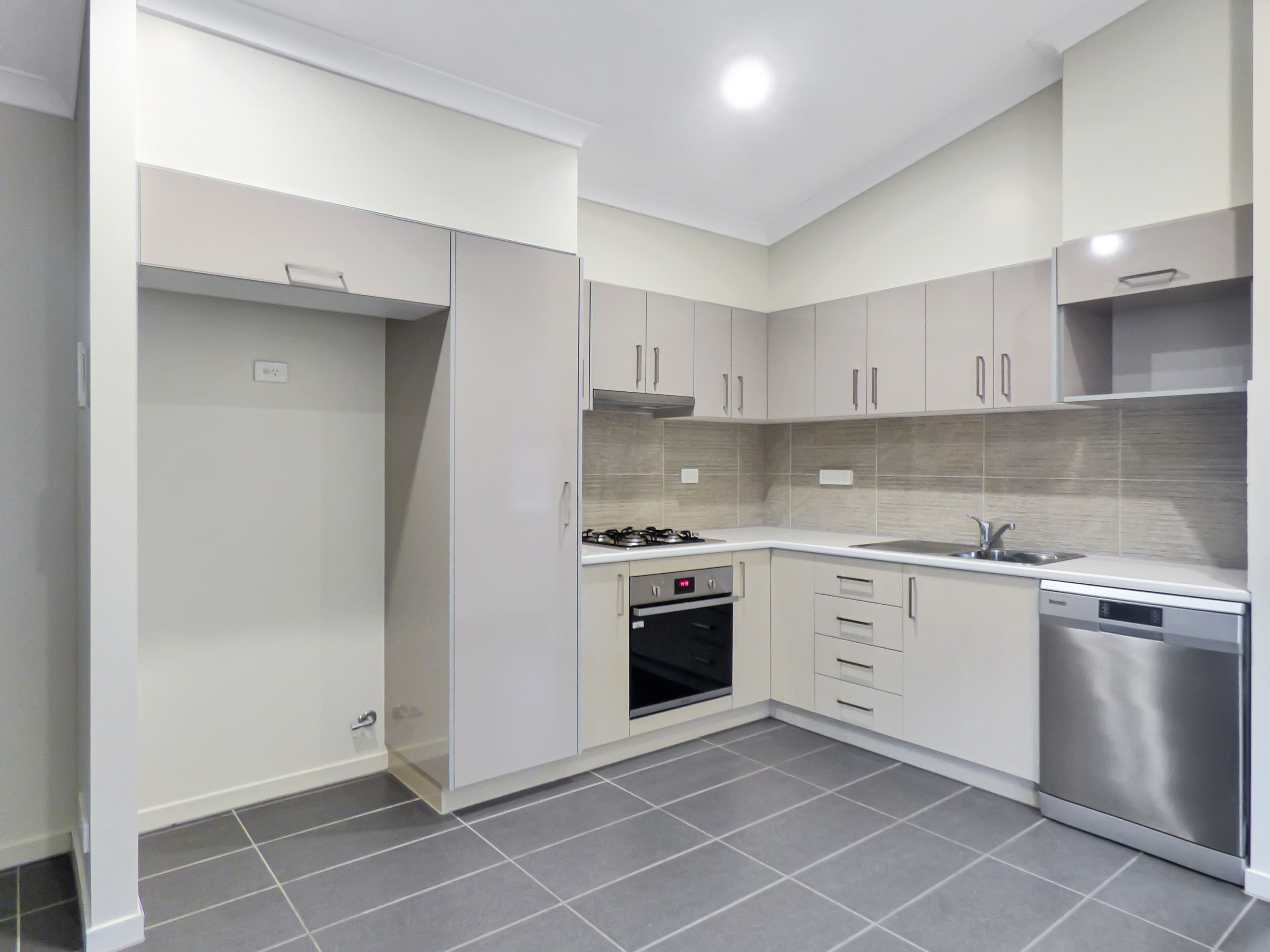 8 Clearview Drive, Roma QLD 4455, Roma - Thumbnail 2