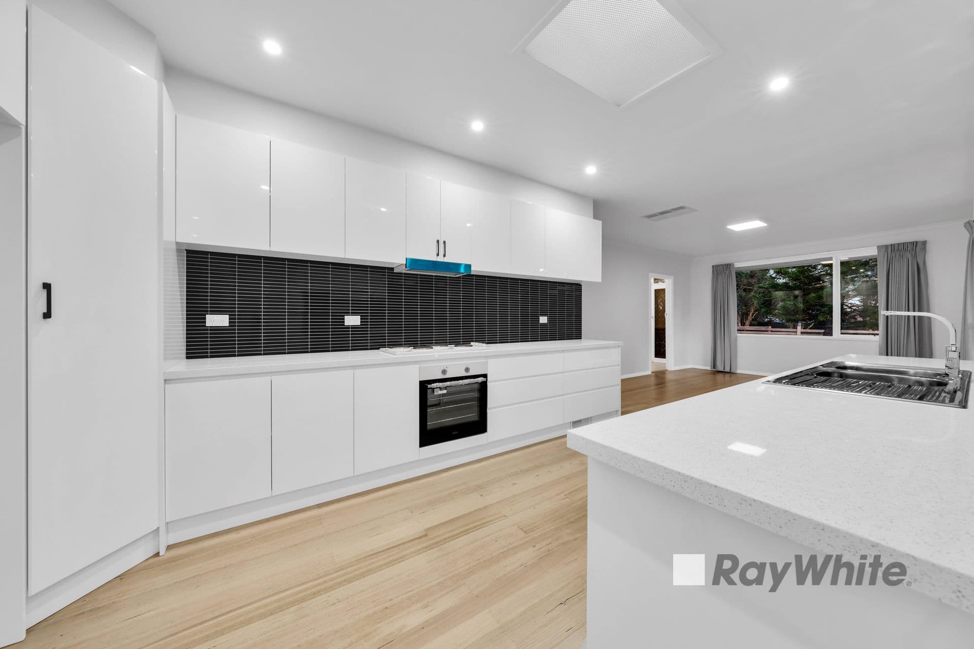 5 Sundown Court, Narre Warren VIC 3805, Narre Warren - Thumbnail 3