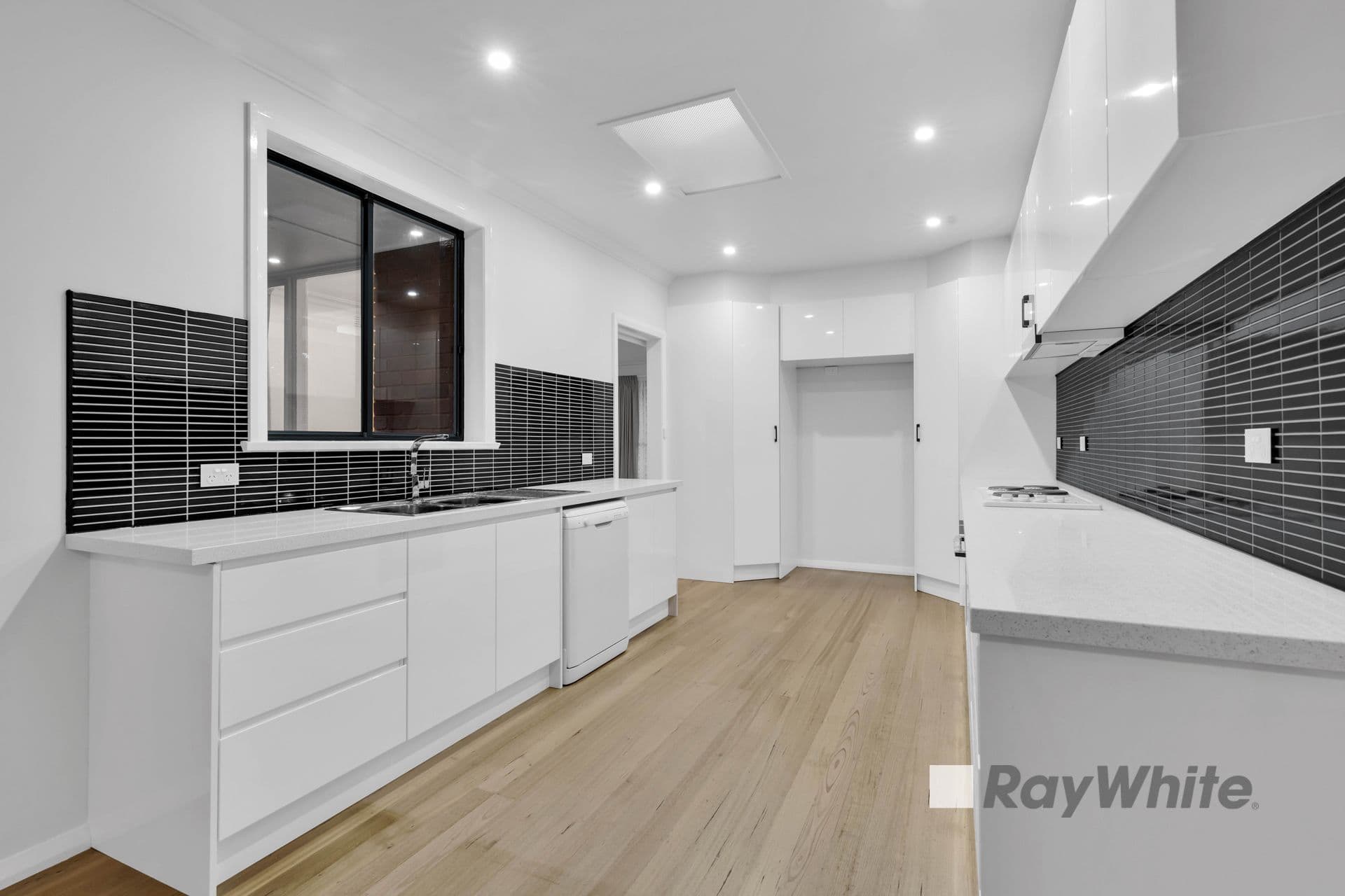 5 Sundown Court, Narre Warren VIC 3805, Narre Warren - Thumbnail 4