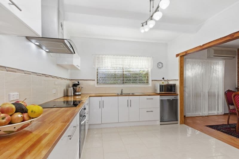 40 Cook Avenue, Surf Beach - Thumbnail 3