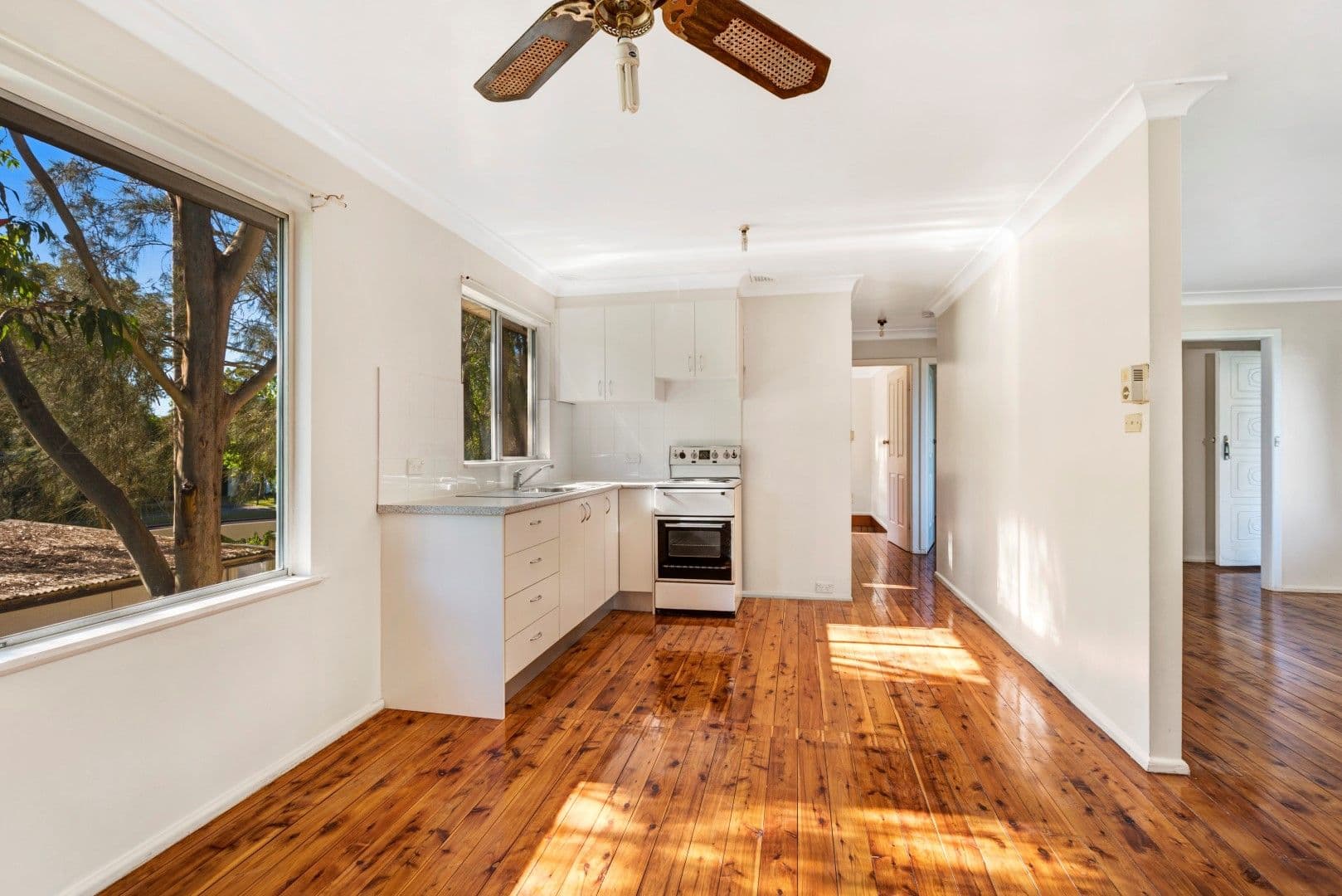 287 Lakedge Avenue, Berkeley Vale - Thumbnail 4