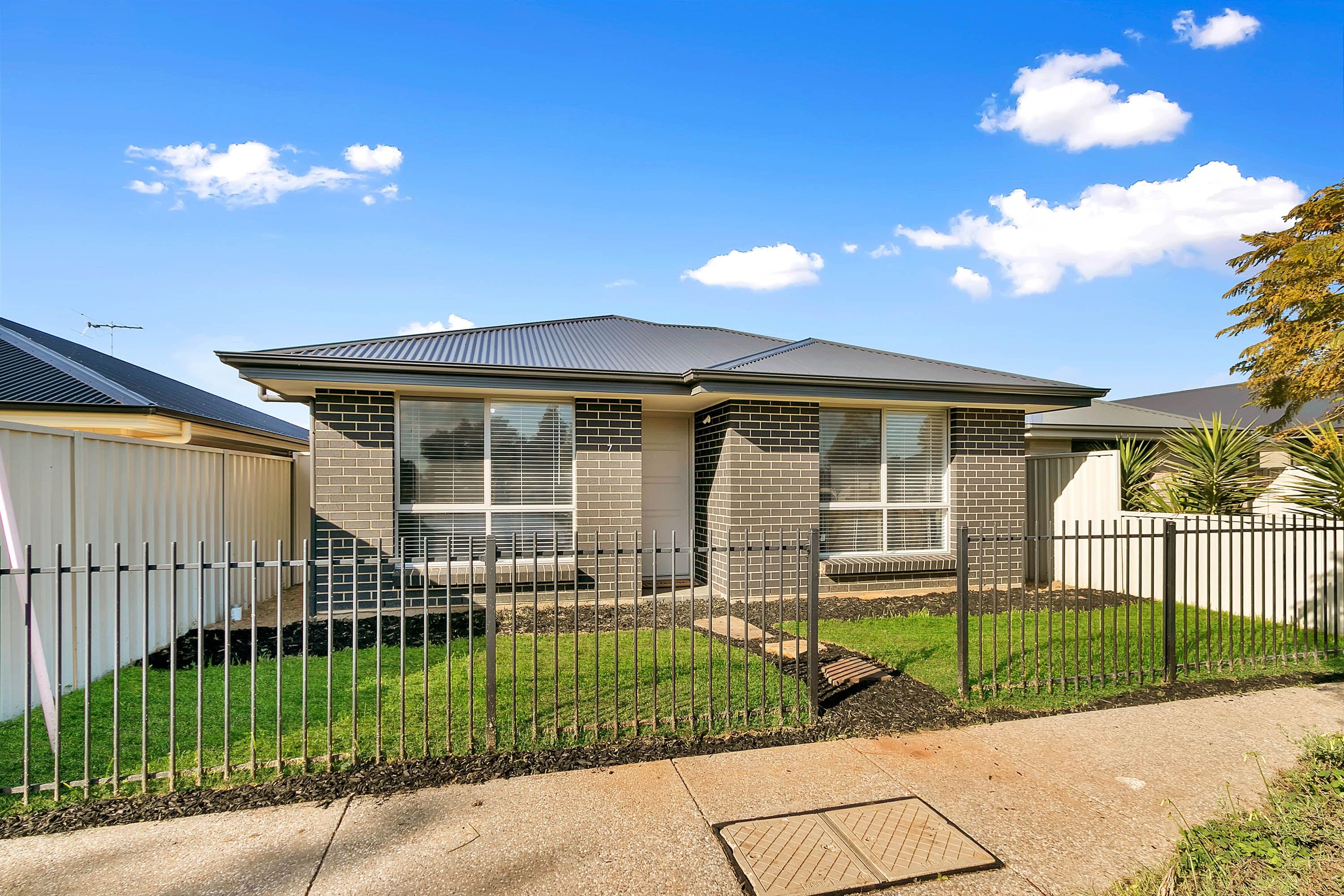 7 Almandine Lane, Munno Para West SA 5115, Munno Para West - Thumbnail 2