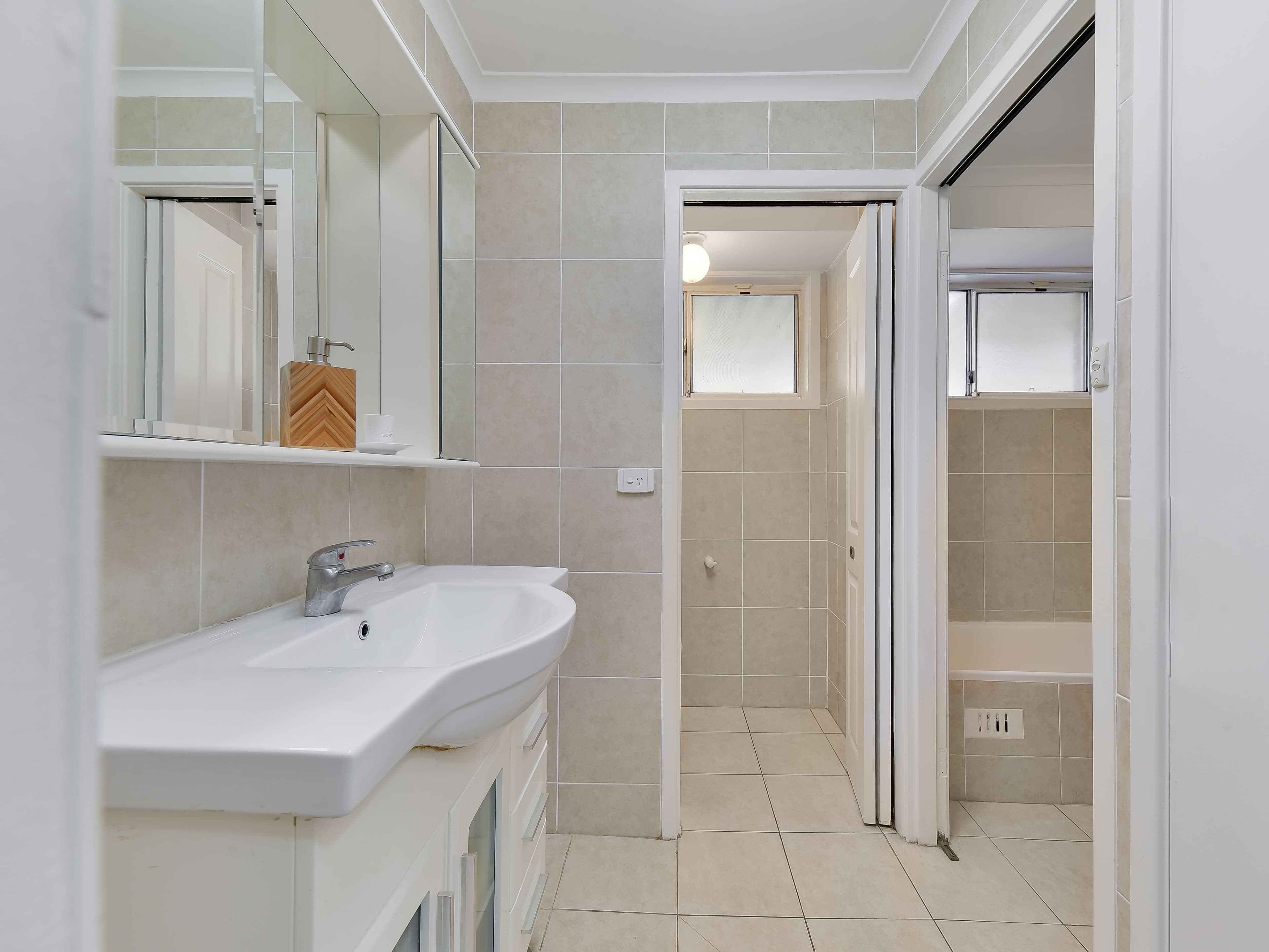 42 Adrian Street, Macquarie Fields NSW 2564, Macquarie Fields - Thumbnail 7