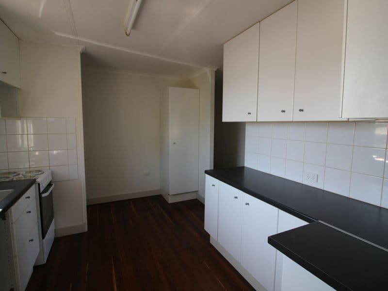 42 Meyer Street, Gayndah QLD 4625, Gayndah - Thumbnail 3
