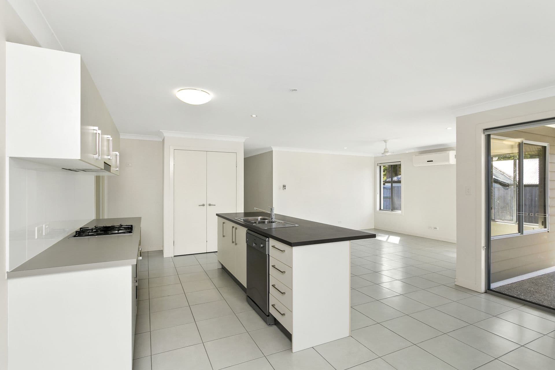 2 Zander Court, Doncaster, Doncaster - Thumbnail 3