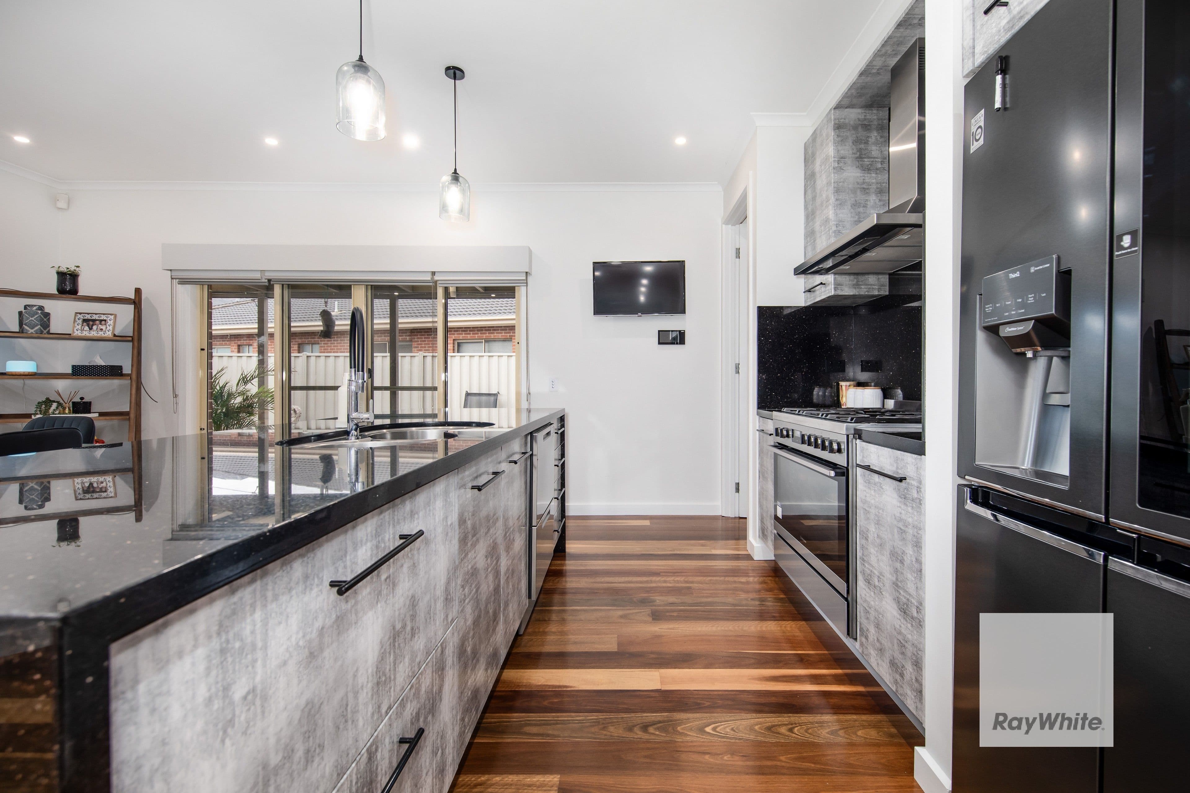 2 Burrill Court, Taylors Hill VIC 3037, Taylors Hill - Thumbnail 3