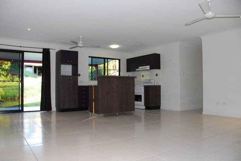 7 Links Drive, CANNONVALE QLD 4802, Cannonvale - Thumbnail 3