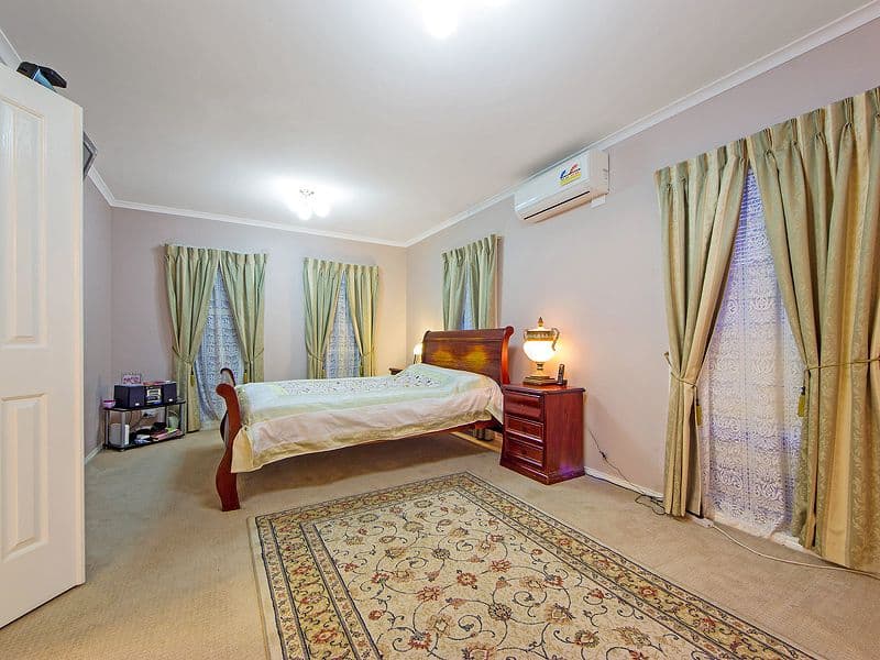 30 Chesterton Avenue, TARNEIT VIC 3029, Tarneit - Thumbnail 5